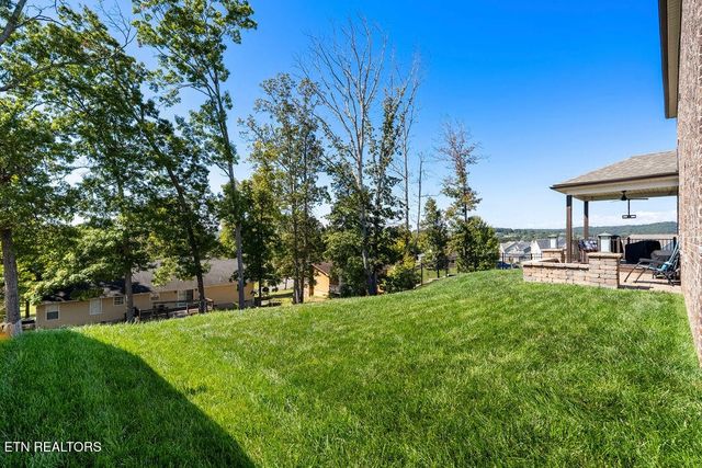 212 Aspen Drive, Lenoir City, TN 37771