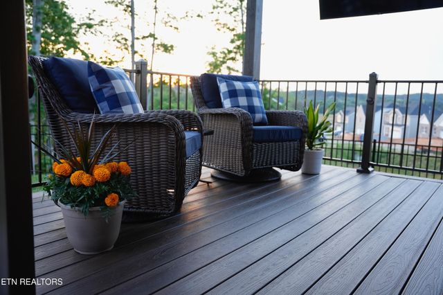 212 Aspen Drive, Lenoir City, TN 37771