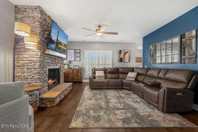 212 Aspen Drive, Lenoir City, TN 37771