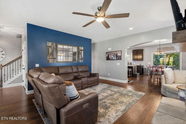 212 Aspen Drive, Lenoir City, TN 37771