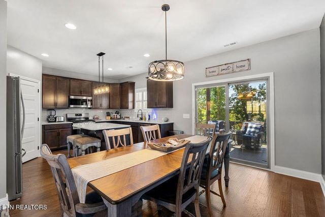 212 Aspen Drive, Lenoir City, TN 37771