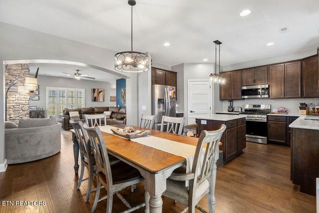 212 Aspen Drive, Lenoir City, TN 37771