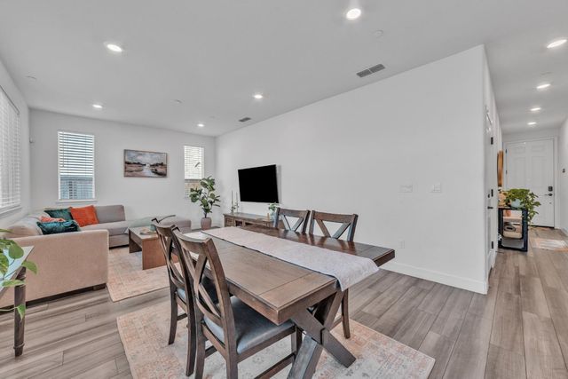 3269 Sherman Way, Folsom, CA 95630