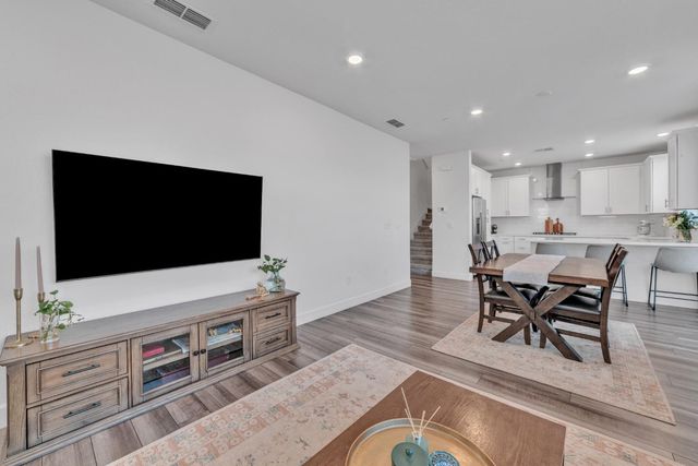 3269 Sherman Way, Folsom, CA 95630