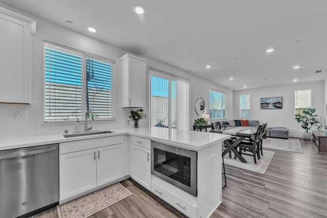 3269 Sherman Way, Folsom, CA 95630