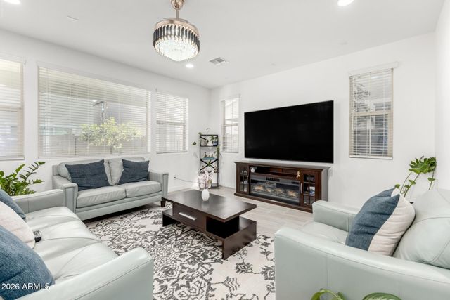 2539 E PELICAN Drive, Gilbert, AZ 85297