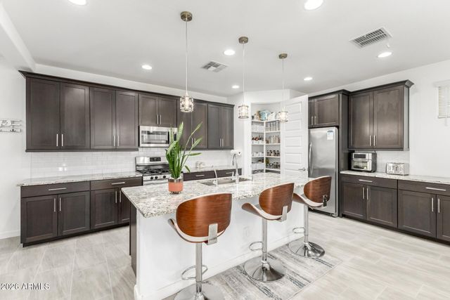 2539 E PELICAN Drive, Gilbert, AZ 85297