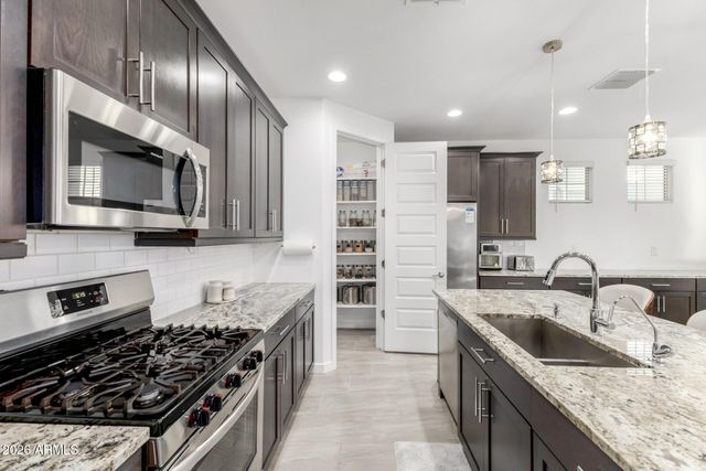 2539 E PELICAN Drive, Gilbert, AZ 85297