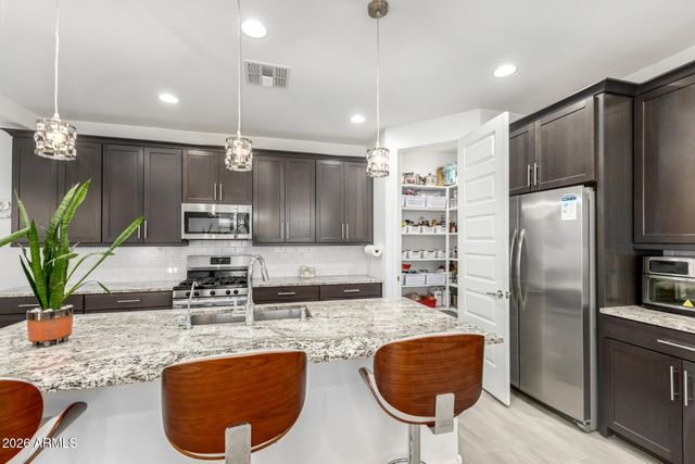 2539 E PELICAN Drive, Gilbert, AZ 85297