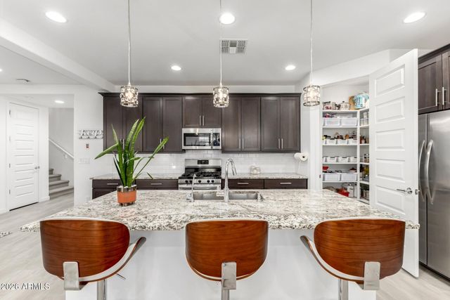 2539 E PELICAN Drive, Gilbert, AZ 85297