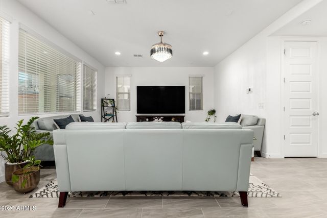 2539 E PELICAN Drive, Gilbert, AZ 85297