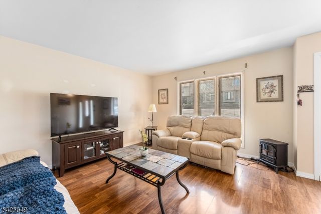 311 Cheyenne Rd, Andover Twp., NJ 07848