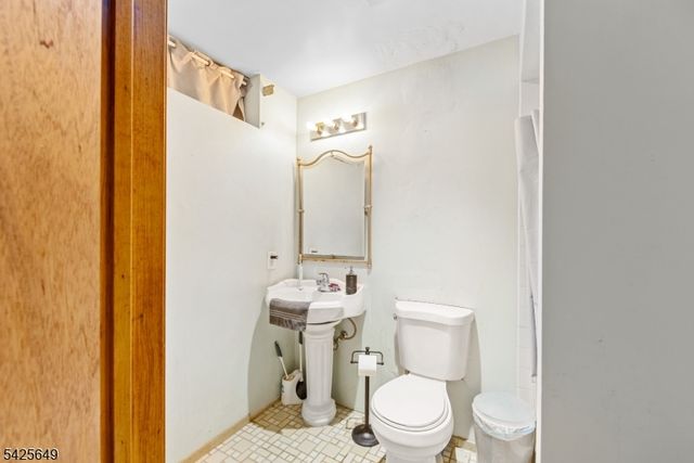 311 Cheyenne Rd, Andover Twp., NJ 07848