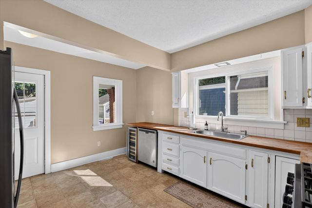 328 Glenhaven Avenue Nw, City Of Grand Rapids, MI 49504