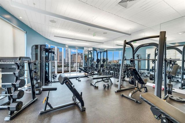 185 SW 7th St 2003, Miami, FL 33130