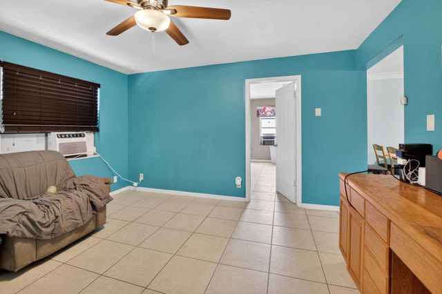220 SW 10th Avenue, Boynton Beach, FL 33435