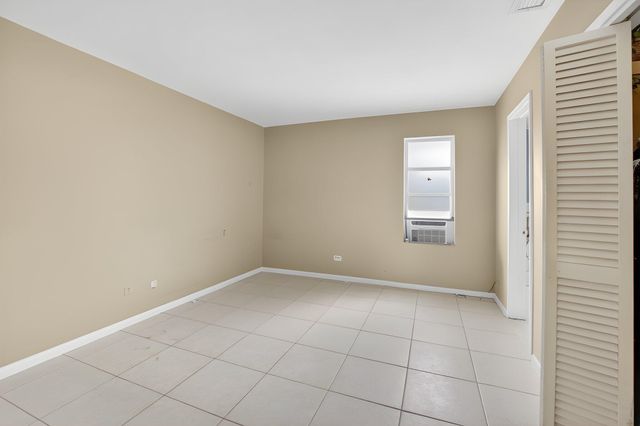 220 SW 10th Avenue, Boynton Beach, FL 33435
