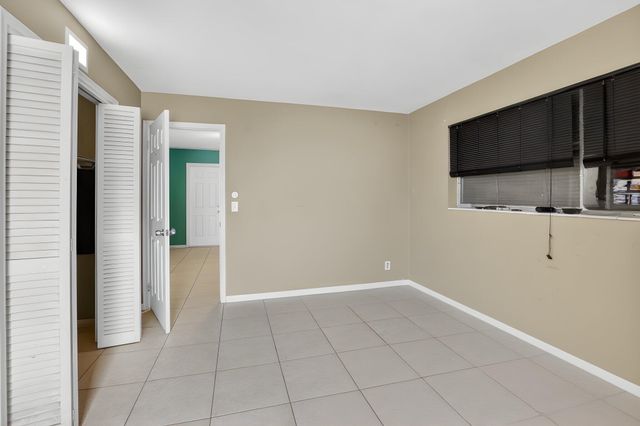 220 SW 10th Avenue, Boynton Beach, FL 33435