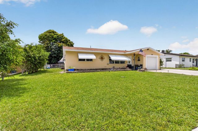 220 SW 10th Avenue, Boynton Beach, FL 33435
