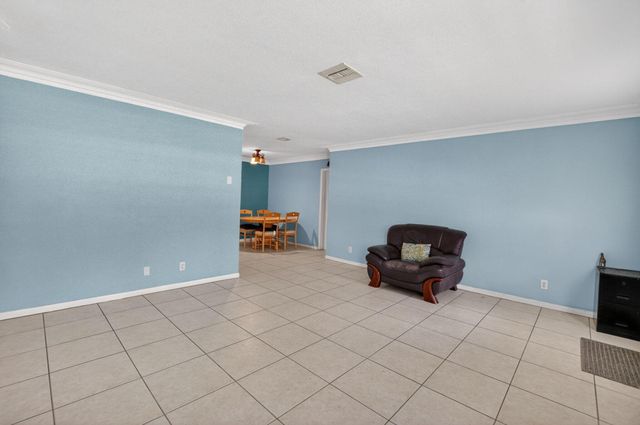 220 SW 10th Avenue, Boynton Beach, FL 33435