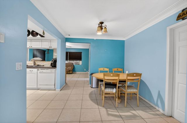 220 SW 10th Avenue, Boynton Beach, FL 33435