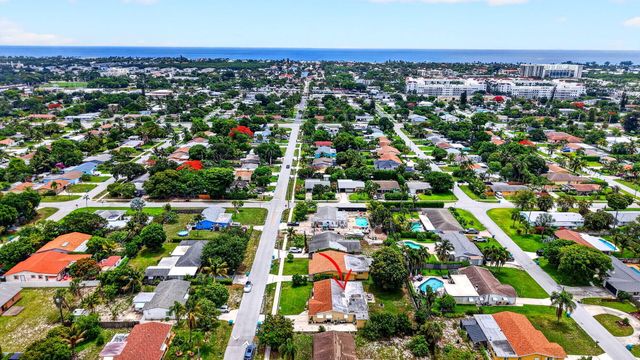 220 SW 10th Avenue, Boynton Beach, FL 33435
