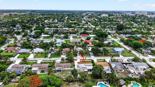 220 SW 10th Avenue, Boynton Beach, FL 33435