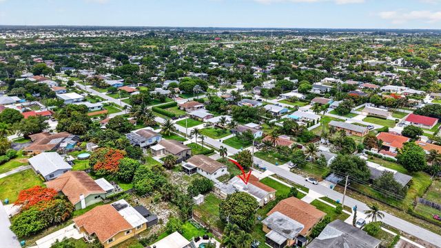 220 SW 10th Avenue, Boynton Beach, FL 33435