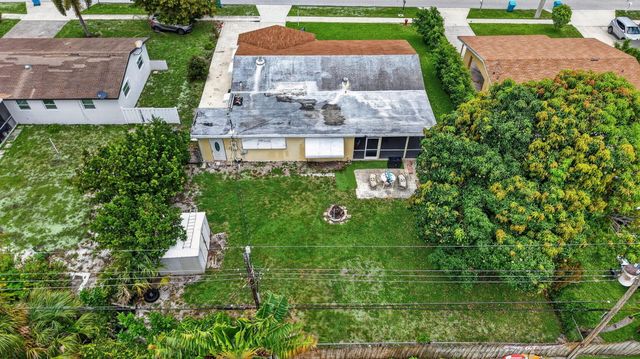 220 SW 10th Avenue, Boynton Beach, FL 33435