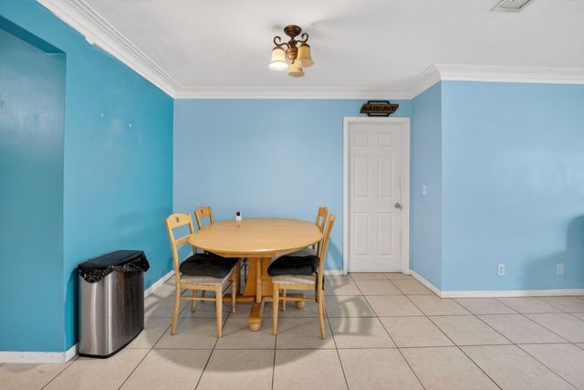 220 SW 10th Avenue, Boynton Beach, FL 33435