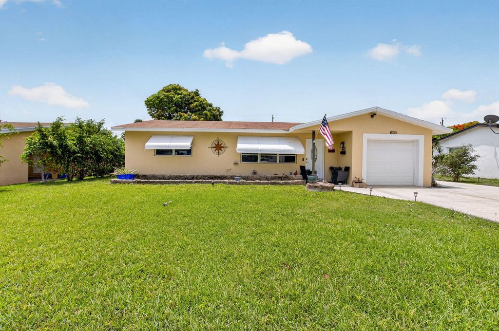 220 SW 10th Avenue, Boynton Beach, FL 33435