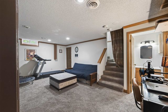 265 W Village Lake Dr, Derby, KS 67037