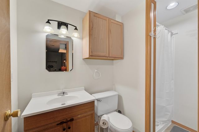265 W Village Lake Dr, Derby, KS 67037
