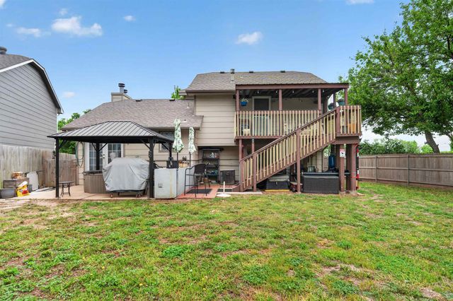 265 W Village Lake Dr, Derby, KS 67037