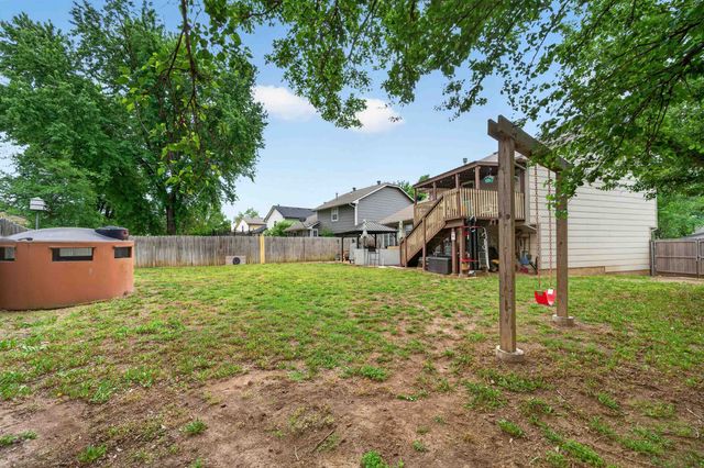 265 W Village Lake Dr, Derby, KS 67037