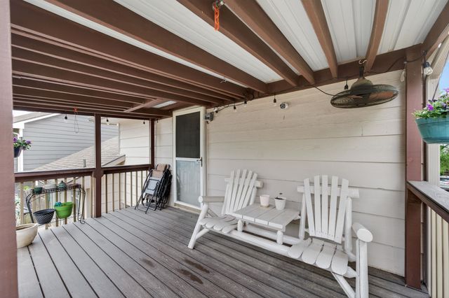 265 W Village Lake Dr, Derby, KS 67037