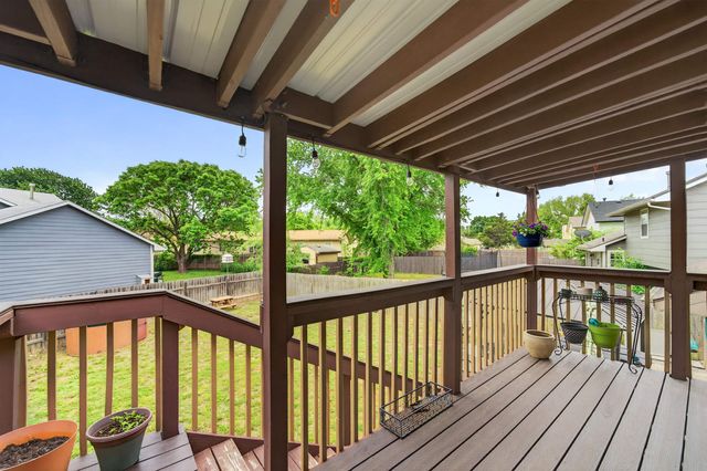 265 W Village Lake Dr, Derby, KS 67037