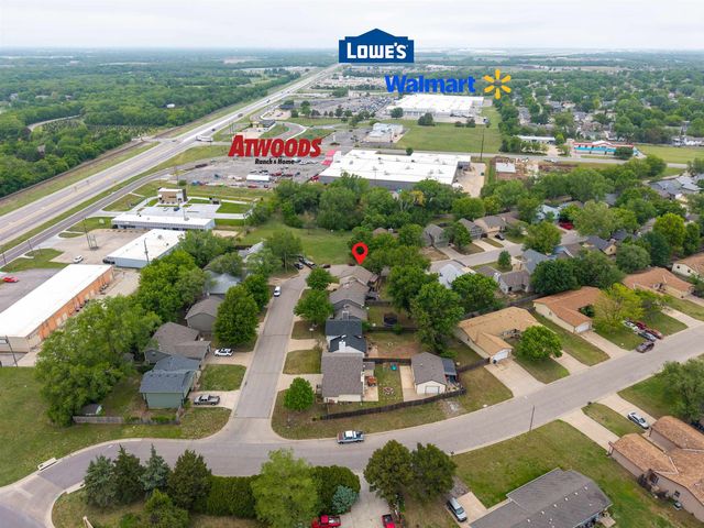 265 W Village Lake Dr, Derby, KS 67037