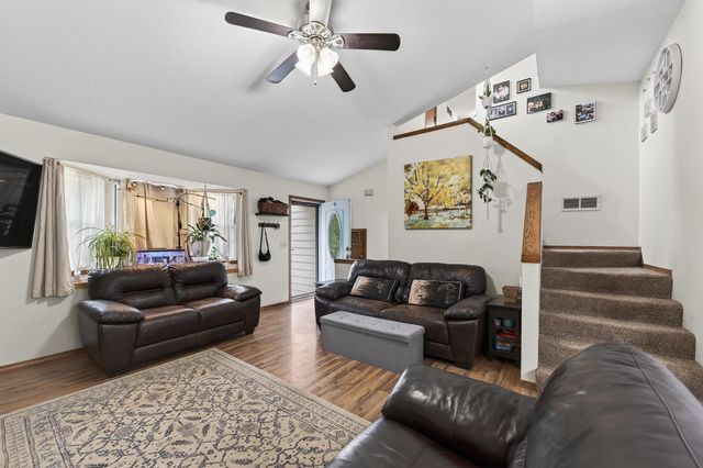 265 W Village Lake Dr, Derby, KS 67037