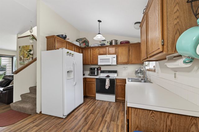 265 W Village Lake Dr, Derby, KS 67037