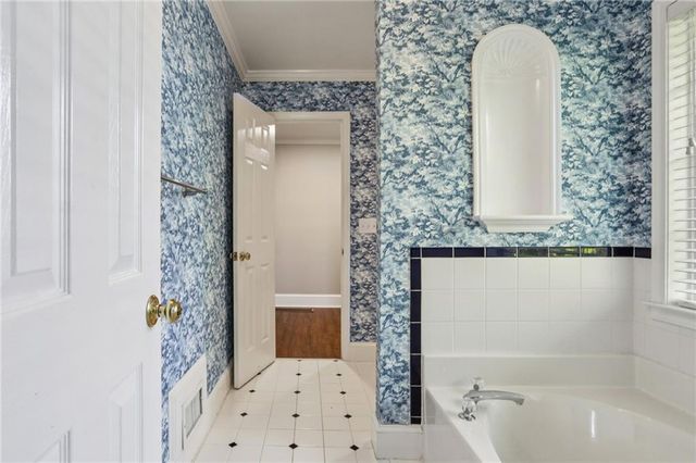 22 Peachtree Hills NE Avenue, Atlanta, GA 30305