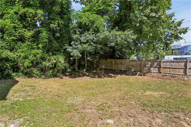 22 Peachtree Hills Avenue NE, Atlanta, GA 30305