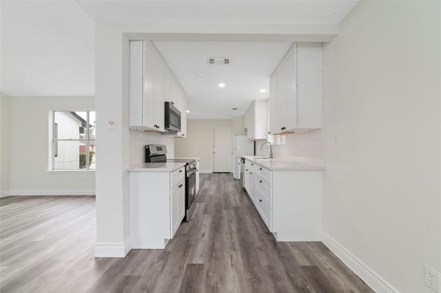 2106 Endicott Lane, Sugar Land, TX 77478