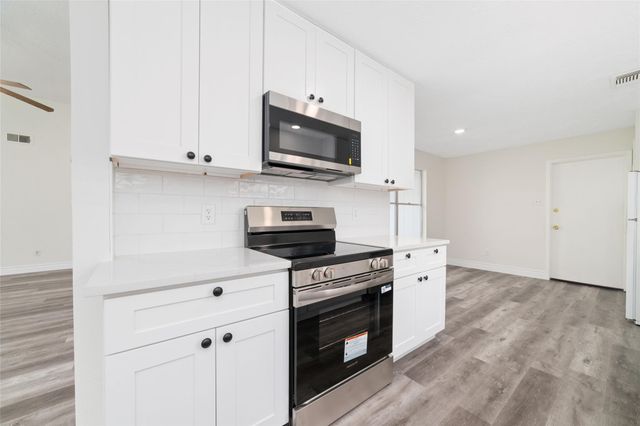2106 Endicott Lane, Sugar Land, TX 77478