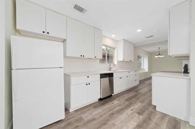 2106 Endicott Lane, Sugar Land, TX 77478