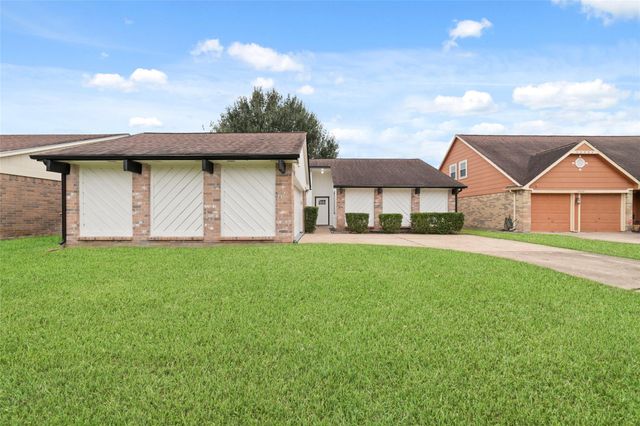 2106 Endicott Lane, Sugar Land, TX 77478