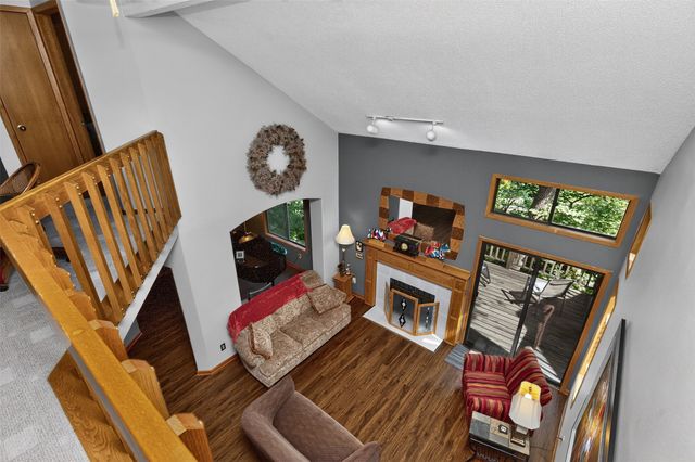 7052 Oak Brook Drive, Urbandale, IA 50322
