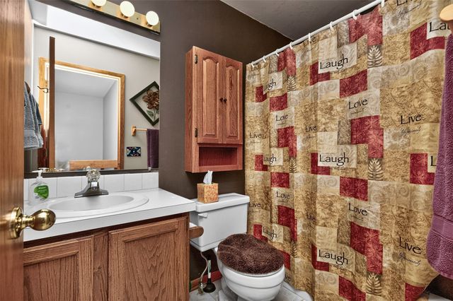 7052 Oak Brook Drive, Urbandale, IA 50322