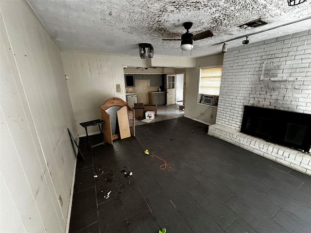 130 Caldwell Street, Baytown, TX 77520