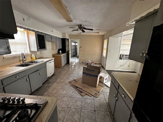 130 Caldwell Street, Baytown, TX 77520